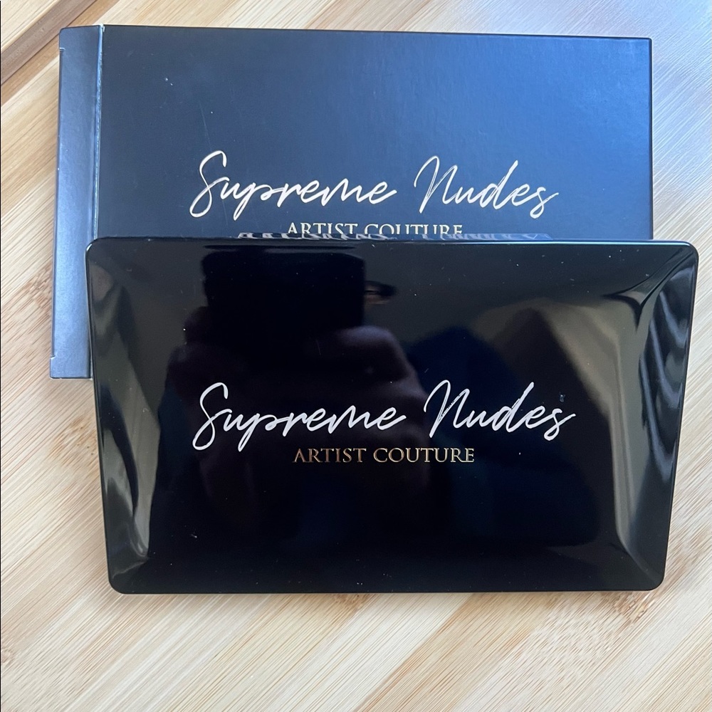 NWT Artist Couture Supreme Nudes Palette